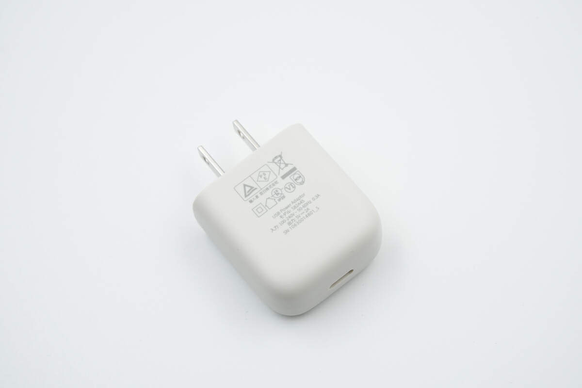 桌面玩物，小功率电器更适配，赛尔康 10W 充电器评测