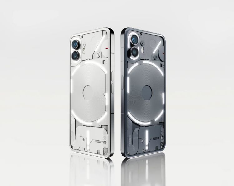 Nothing Phone 2增加LED灯条发光位置，提供更多样且定制化的显示功能。Nothing