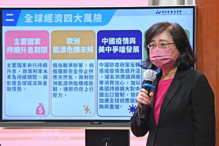 就算台积电等少数业者业绩表现强劲，但多数厂商还是会受到不景气的冲击。行政院