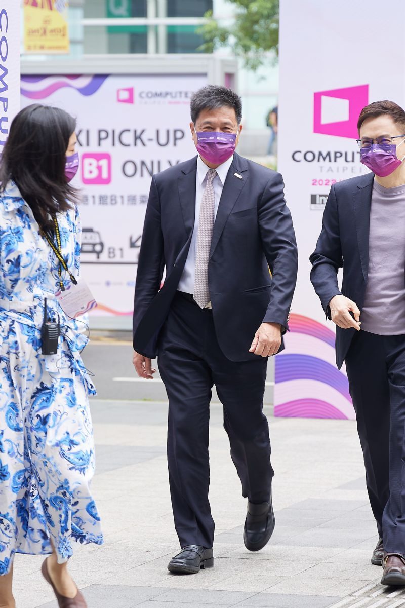 友达产能利用率攀升 彭双浪：国内疫后消费需求现