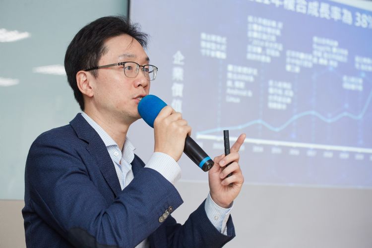 攸泰科技董事长简民智指出，卫星商机爆发可期。李建梁摄