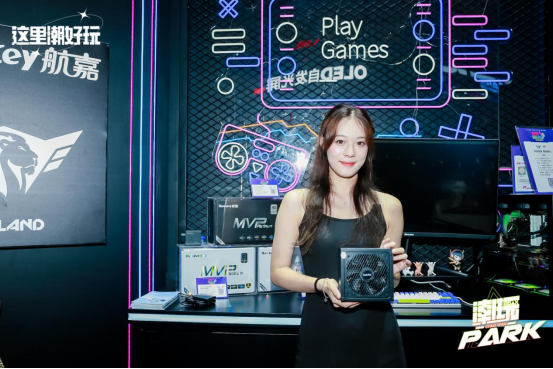 航嘉惊艳ChinaJoy2023，用科技点燃你的游戏梦想！-充电头网