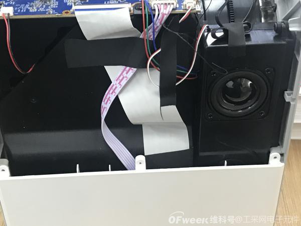 家庭影院投影仪拆解查看内部组成元件