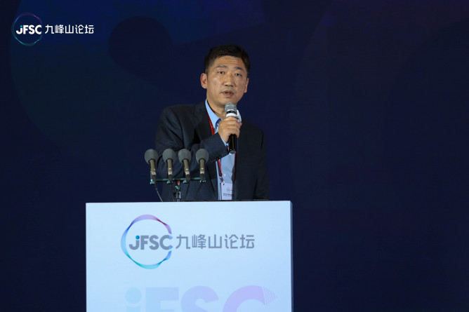 华为光领域Fellow肖新华：光通信发展中面临的器件需求和挑战
