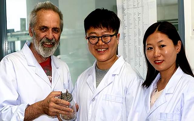 外国的月亮不圆了，欧美科学家都涌往东方，美媒感叹西方人才流失