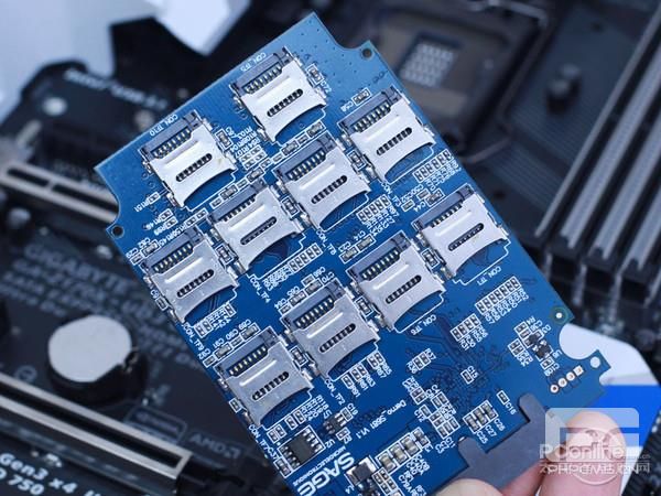 全程酸爽！用4张TF卡组成128G SSD 还装了系统