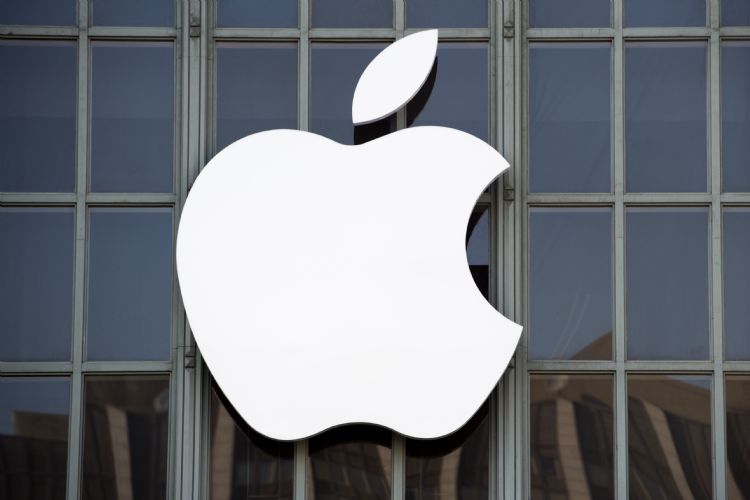传苹果正在开发配备13.3寸OLED屏幕的MacBook Air。法新社