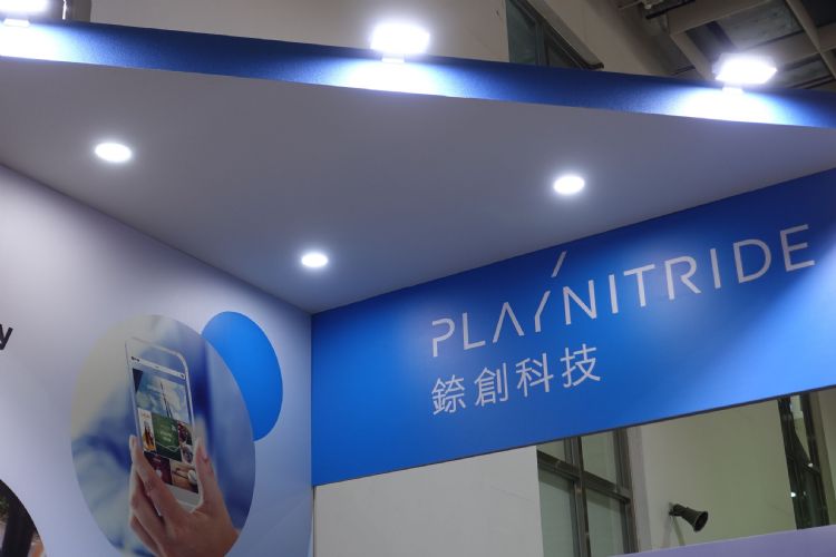 镎创科技2023年营收翻倍成长提前达阵，透明显示器将可望率先导入车载Micro LED商机。韩青秀摄（数据照）