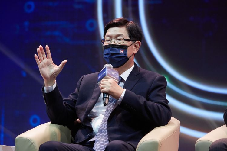 富士康刘扬伟访印：有助深化在半导体和电动车等新领域合作