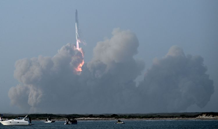 SpaceX最新型重型火箭「Starship」日前发射升空4分钟后即爆炸收场。法新社
