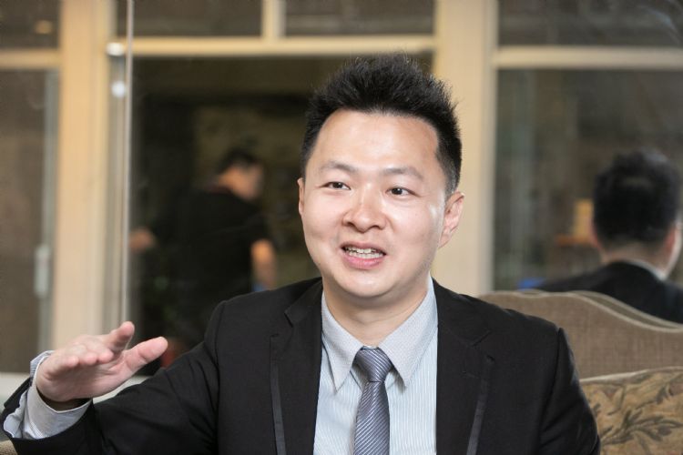 普格诺斯总经理鲁家宁亲自拜访客户，换得打入高科技产业的机会。符世旻摄