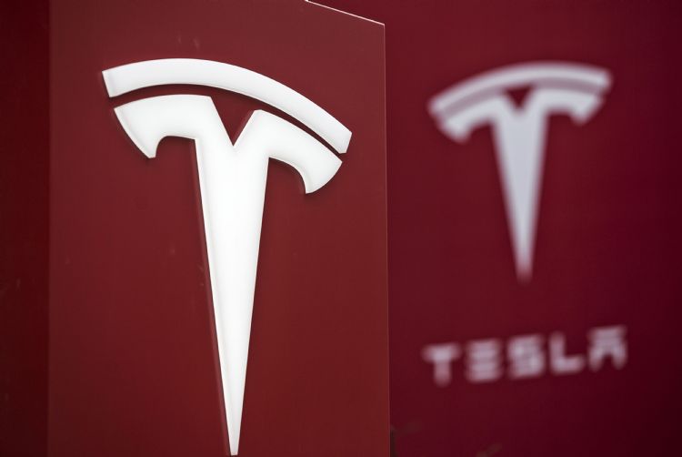 Tesla在推出新款Model 3后，再度调价Model S/X售价。彭博