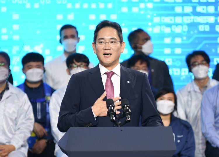李在熔特赦满周年、正式就任会长近一年，三星业绩迎来史上最强逆风。法新社