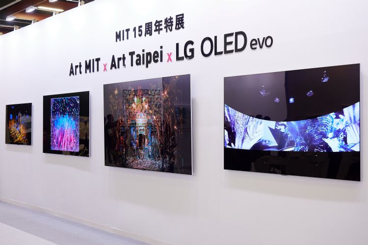 韩系业者看好OLED电视出货表现，但电视业者态度仍偏保守。李建梁摄