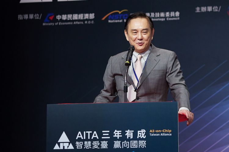 台湾人工智能芯片联盟会长卢超群认为，台湾将可发挥AI关键影响力。李健梁摄