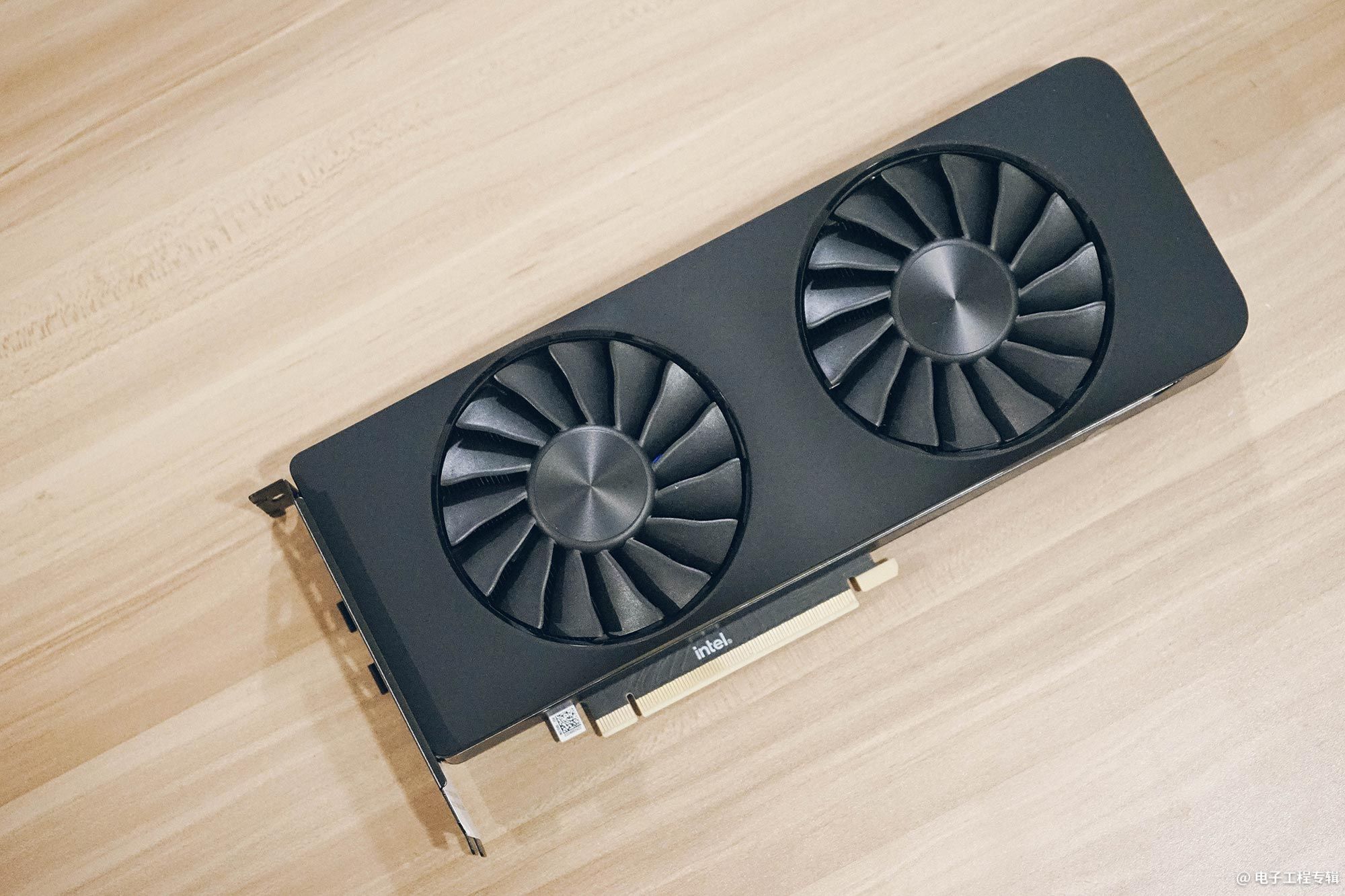 实测Intel Arc A750显卡，要是升级一下驱动，结果会…