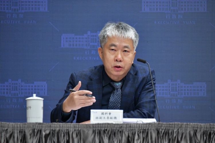 国科会副主委林敏聪在行政院记者会表示，生成式AI发展快速，在政府掌握到适当的信息后，就会提出AI基本法。行政院