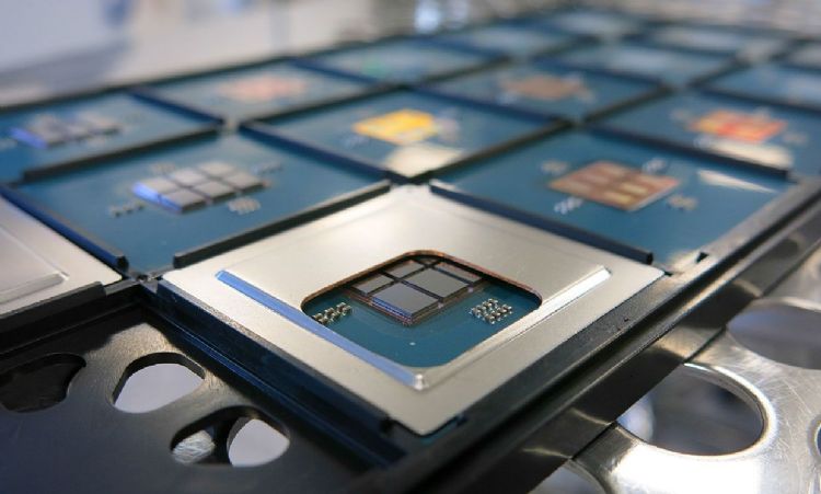 在美国加强半导体技术封锁的情况下，11月1日举行的SEMICON China高峰论坛中，国内半导体业者热烈讨论More than Moore、异质整合、先进封装、小芯片等技术，找出因应对策。法新社