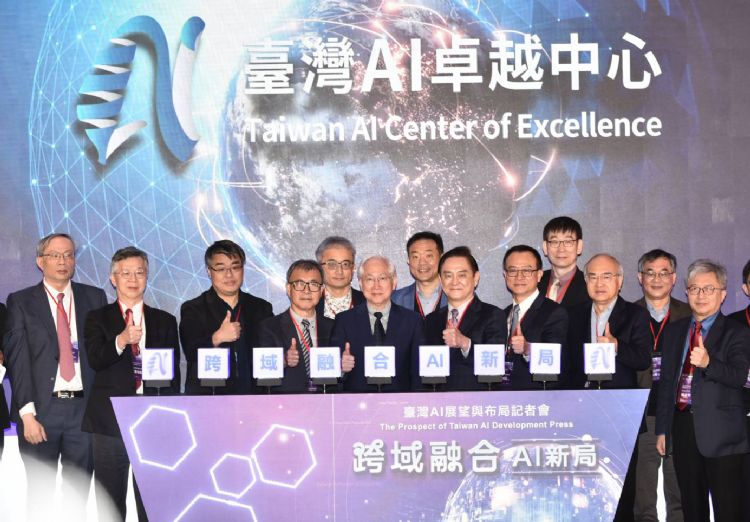 国科会已号召成立有战斗力的团队，把不同专家教授都集合在一起，投入可信赖（Trustable）的生成式AI引擎。符世旻摄