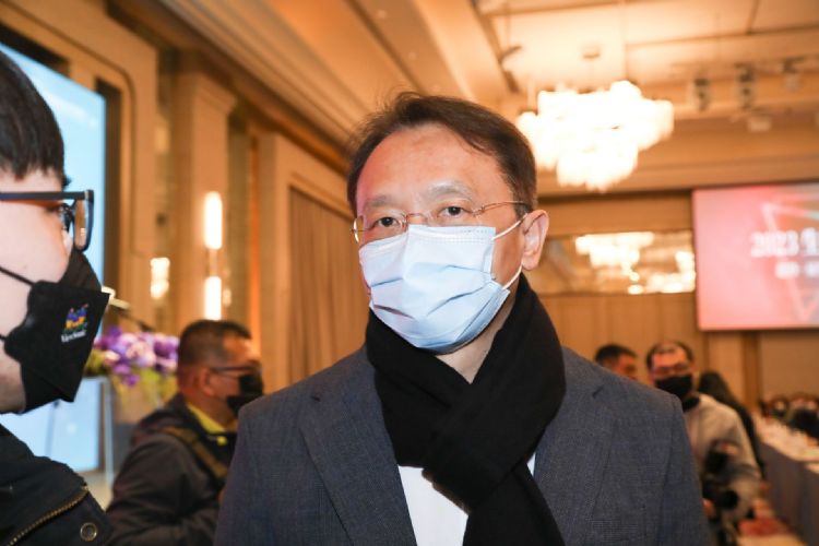 PC市况不佳 陈俊圣赴欧洲找代理搏感情