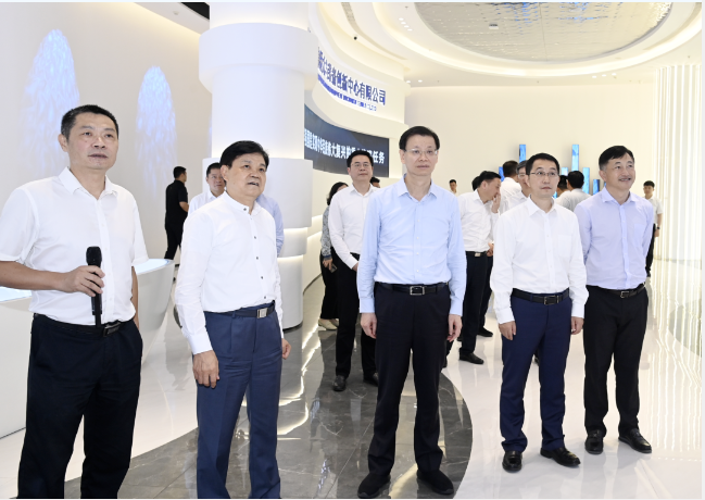 江苏省省长许昆林调研亨通海洋信息技术创新联合体