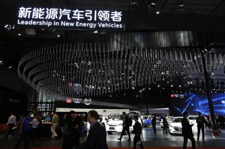 国内2022年电动车销量成长近1倍 Tesla年末降价无助销售表现