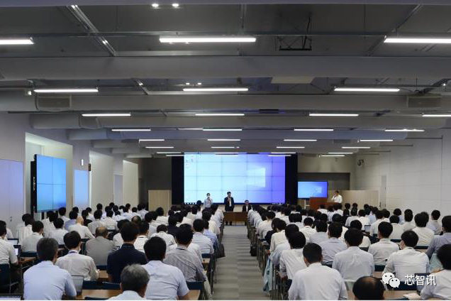 夏普巨亏超130亿元，鸿海要放弃？刘扬伟亲赴夏普总部稳军心！
