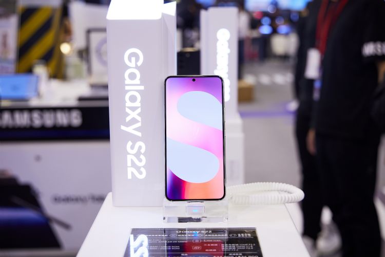 三星卫星通讯卡关2年 Galaxy S23终于跟上苹果、华为？