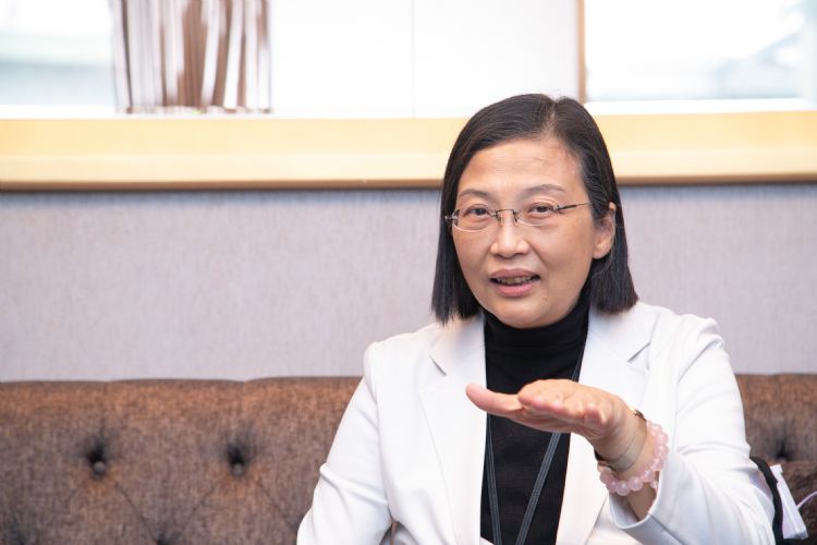 中美晶董事长徐秀兰表示，美国前总统川普宣布当选之时，意味全球半导体跨国购并市场风向改变，此时正值中美晶成功购并SunEdison。符世旻摄