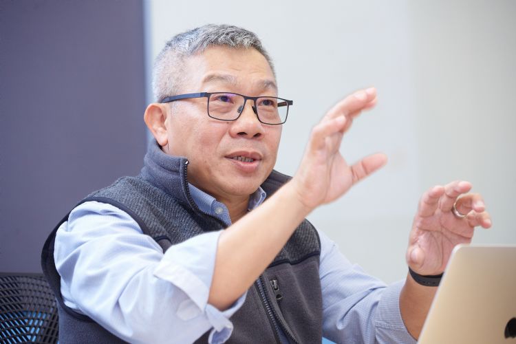 ARM亚太区车用市场资深总监邓志伟，分析台湾三大产业跨足未来车优势。李建梁摄