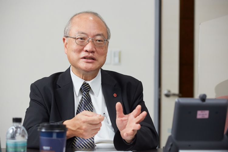 凌群电脑总经理刘瑞隆认为，机器人开发应先追求技术增进，再求市场规模。李建梁摄