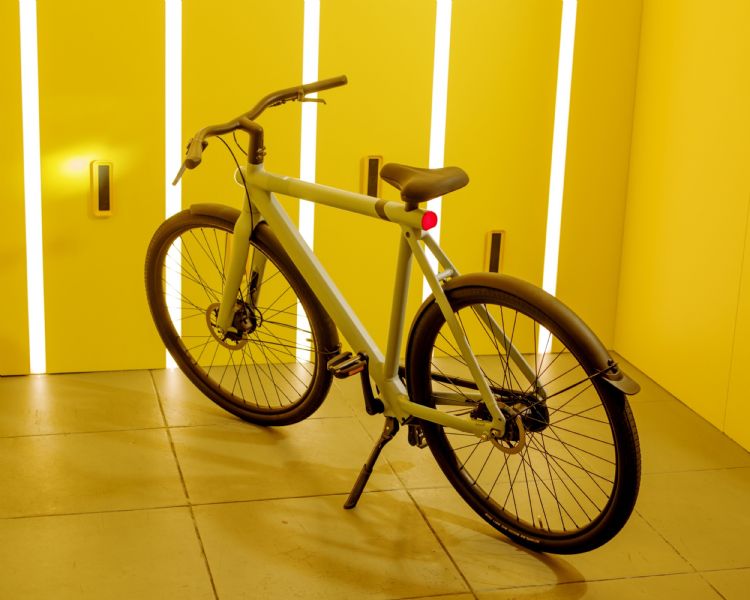 VanMoof电动自行车造型简约、时尚。VanMoof