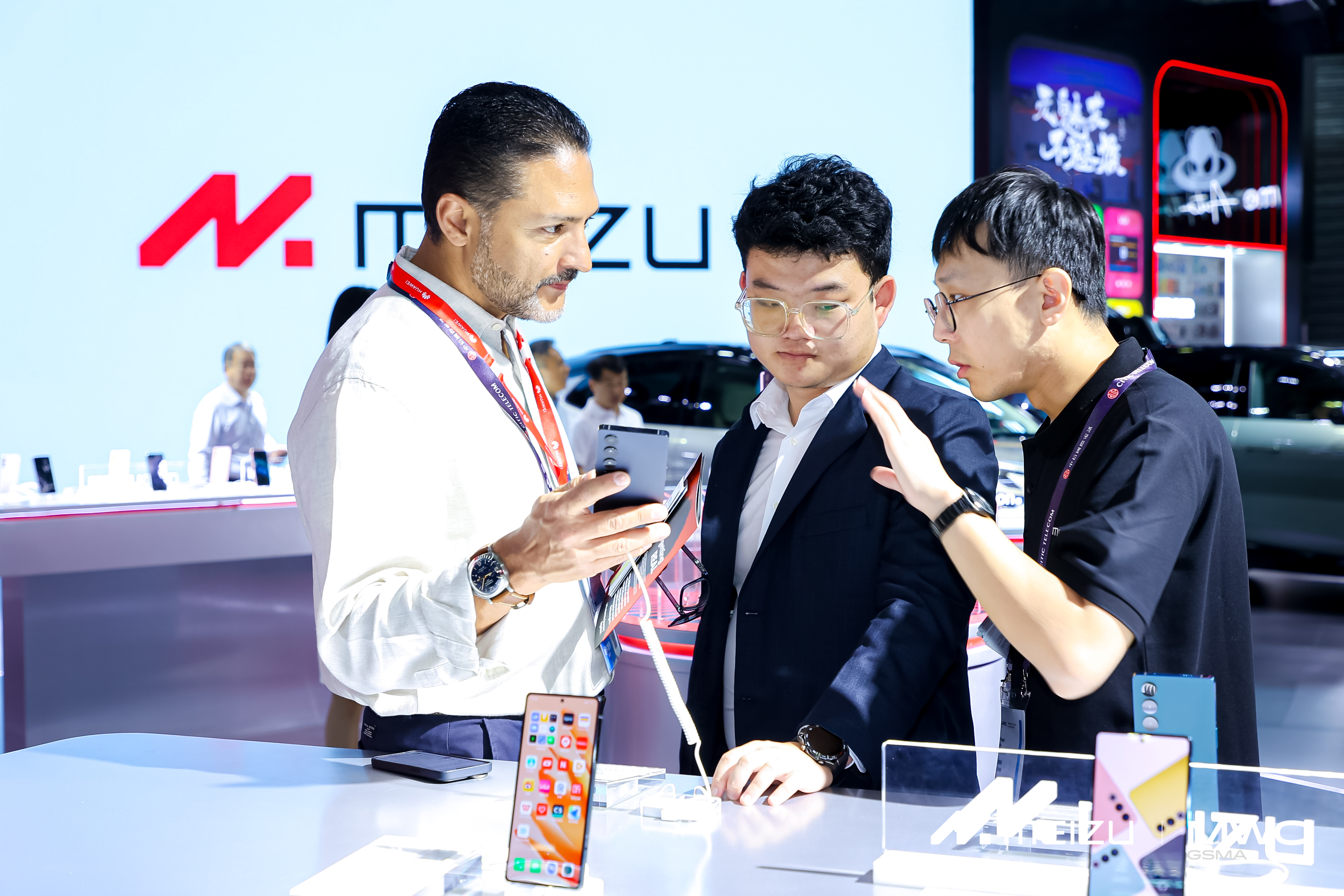 推进「手车协同」，开拓融合赛道 星纪魅族集团重磅亮相MWC上海-我爱音频网