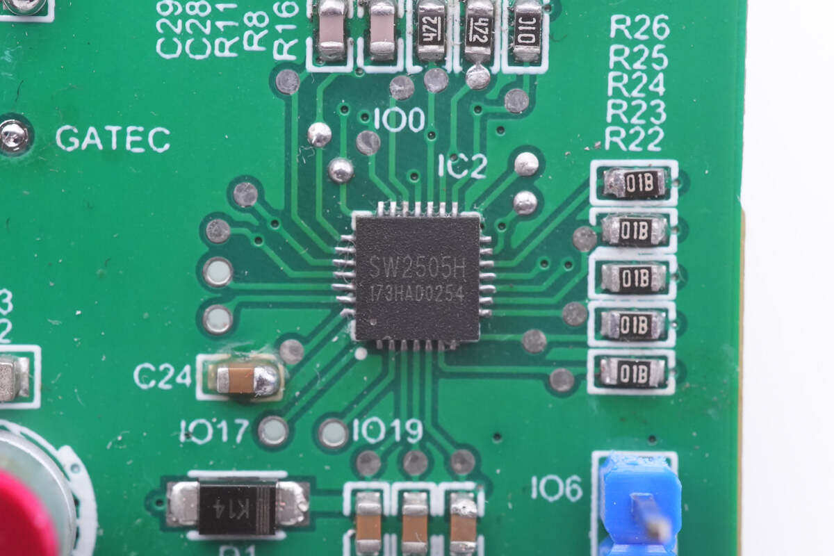 创新登场！五大厂商推出140W PD3.1移动电源单芯片实现技术突破！-充电头网