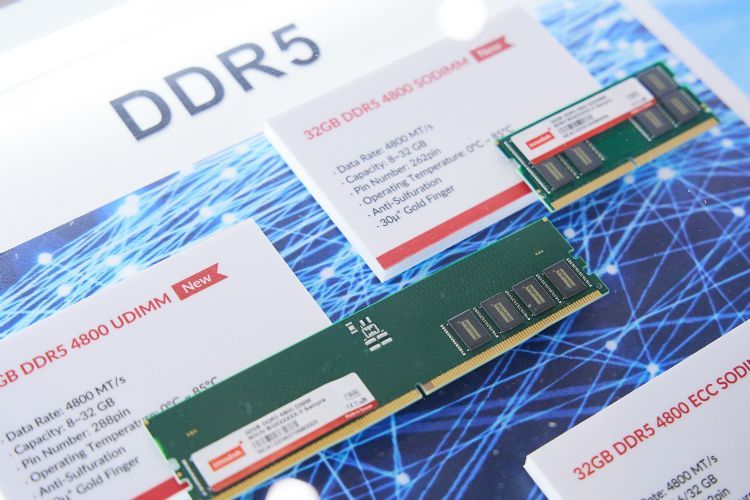 宜鼎国际DDR5模块打入半导体AOI检测应用，搭配AI管理软件。李建梁摄