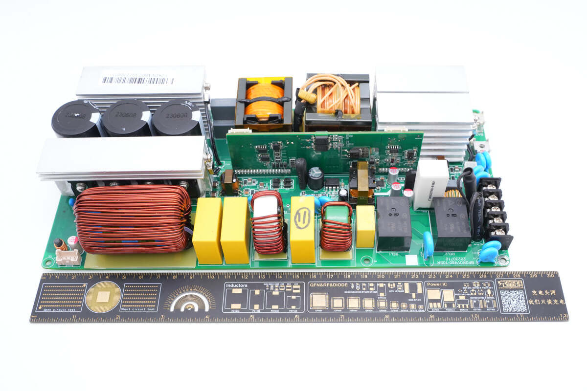 2200W小体积与低成本的完美结合，芯仙推出全新双向逆变器-充电头网