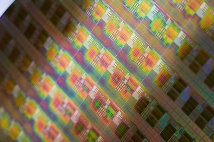 美国众议员敦促商务部进一步收紧对国内芯片出口政策。法新社