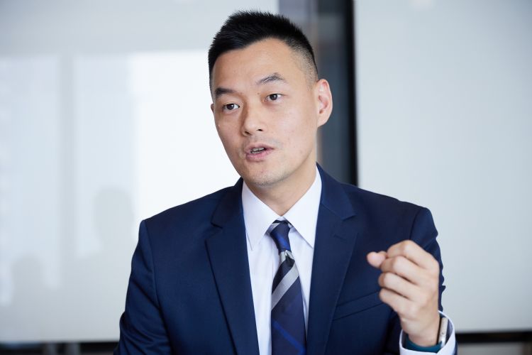 微软大中华区战略部门高科技制造行业负责人章恩齐建议制造业，要先做数据搜集与整理的下水道工程。李建梁摄
