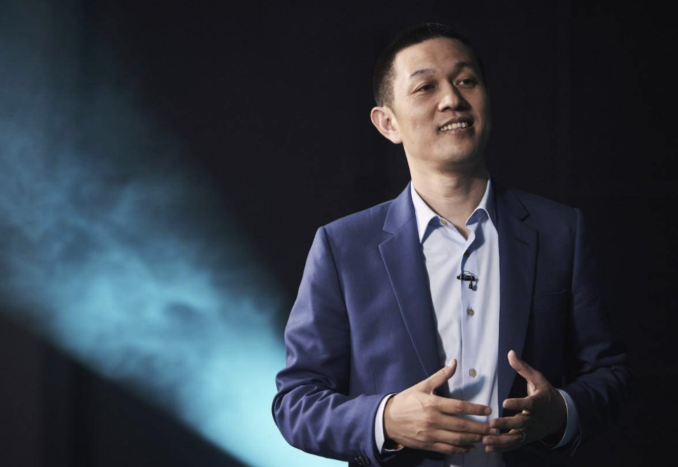 全系降价3万，李斌服软，能拯救蔚来的销量吗？