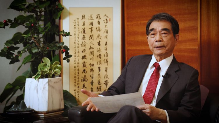宋恭源接受DIGITIMES 专访。截图自《矽岛．春秋》纪录片