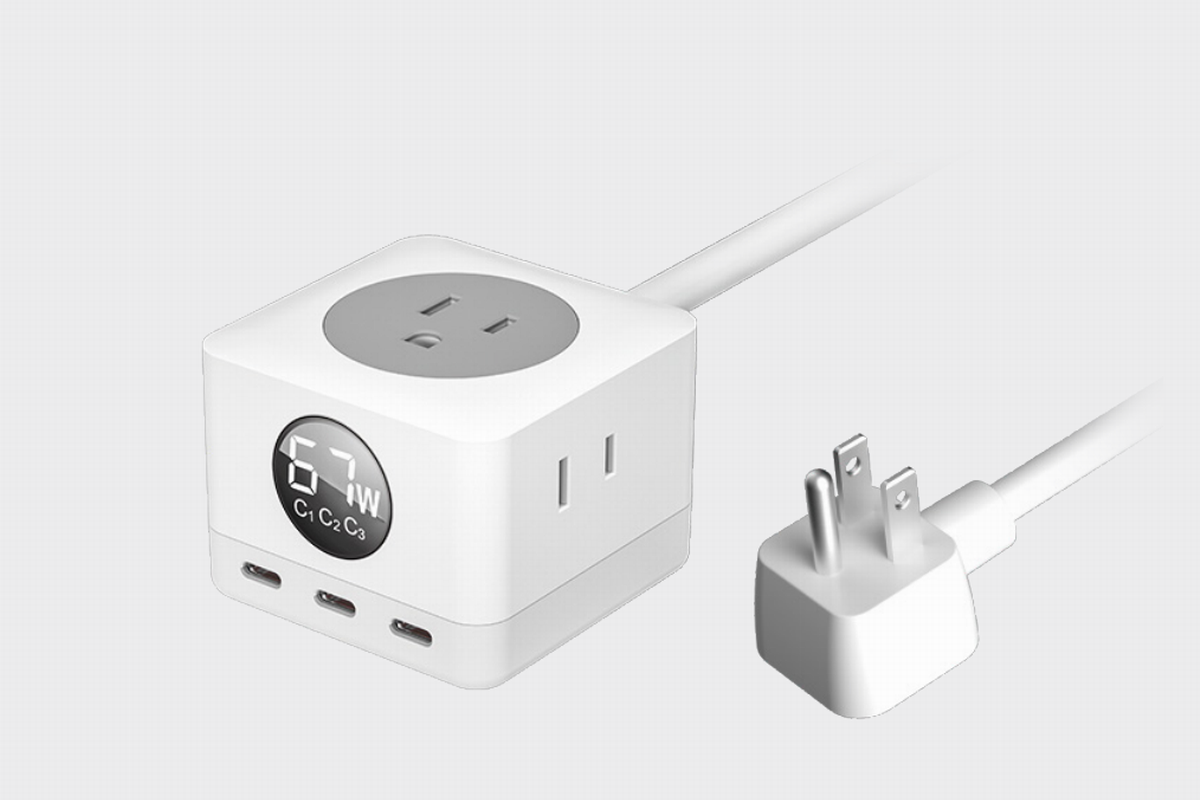 3C口不减配，超越期待高效充电，新斯宝67W USB-C快充插座-充电头网