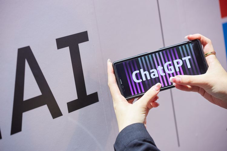 ChatGPT和Bing App最近几周下载量剧减。李建梁摄（数据照）