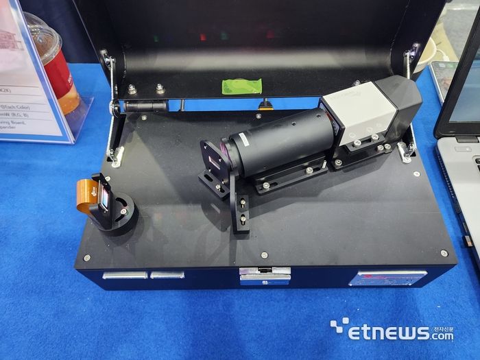 Selcos在K-Display 2023展出4K全像图套件。ET News