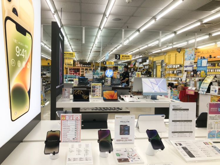 消费、车用CIS需求疲弱，仅有苹果iPhone基本盘撑场。符世旻摄（数据照）