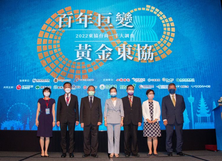 在东协和印度官员热情对台招商之际，台厂更应该以理性与务实的态度面对。外交部