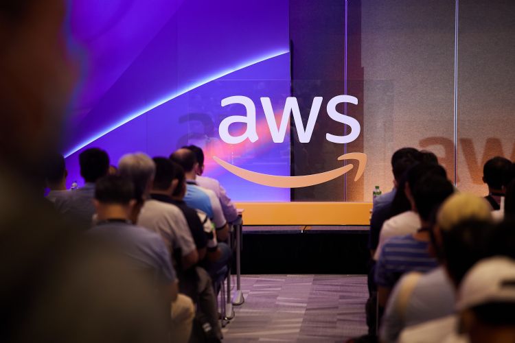 云服务成长趋缓 AI、金融上云再点火
