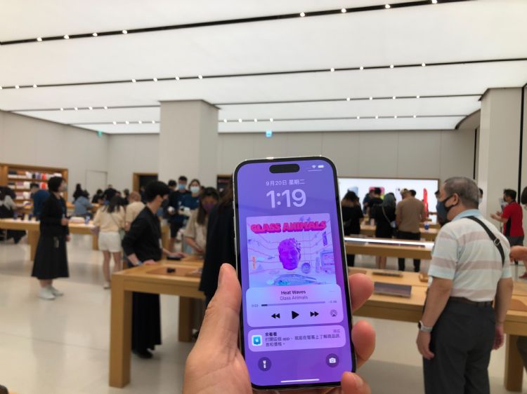传iPhone 15用OLED面板供应，将以SDC及LGD为主。SDC