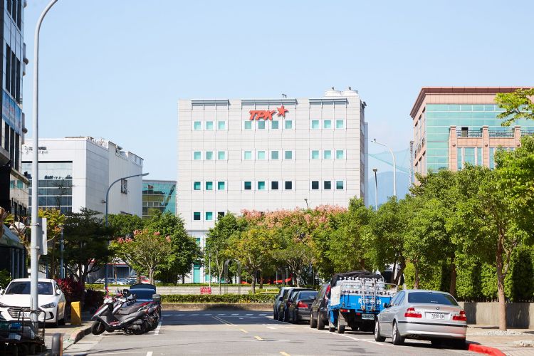 宸鸿2023年第1季营收大减，但电子书新品出货挹注，单季毛利率提升至4%，并拟投资全球激光雷达大厂Luminar。李建梁摄（数据照）