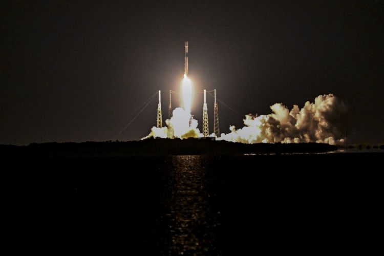 SpaceX迈关键一步 获核准部署7,500颗卫星