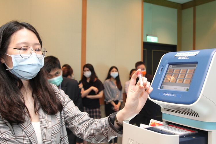 工控及医疗触控面板进行库存去化，万达光电估计工控触控面板的新案开发可望于2024年放量贡献营收。符世旻摄